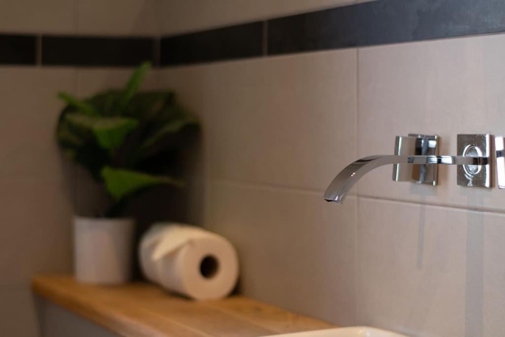 Edge14- Spacious, Stylish And Near The Beach! 新码头 外观 照片