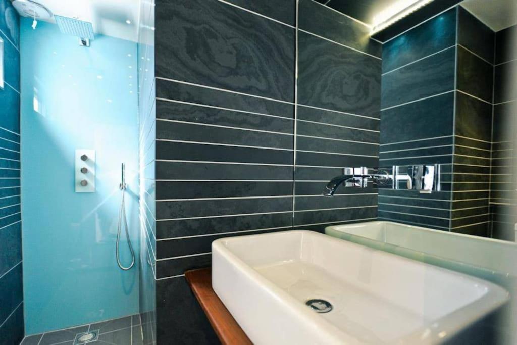 Edge14- Spacious, Stylish And Near The Beach! 新码头 外观 照片