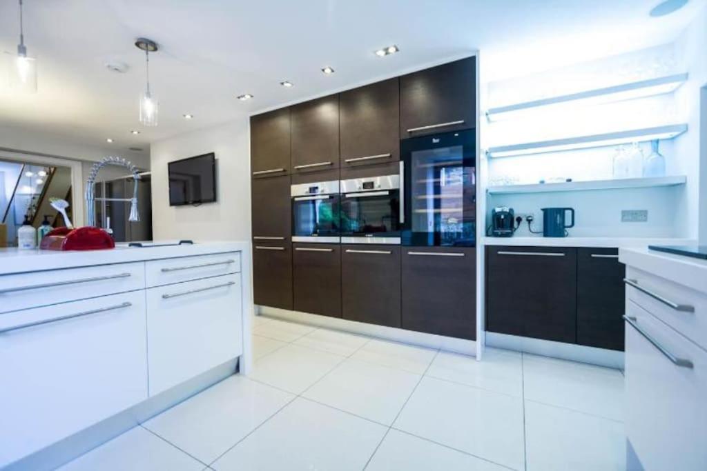 Edge14- Spacious, Stylish And Near The Beach! 新码头 外观 照片